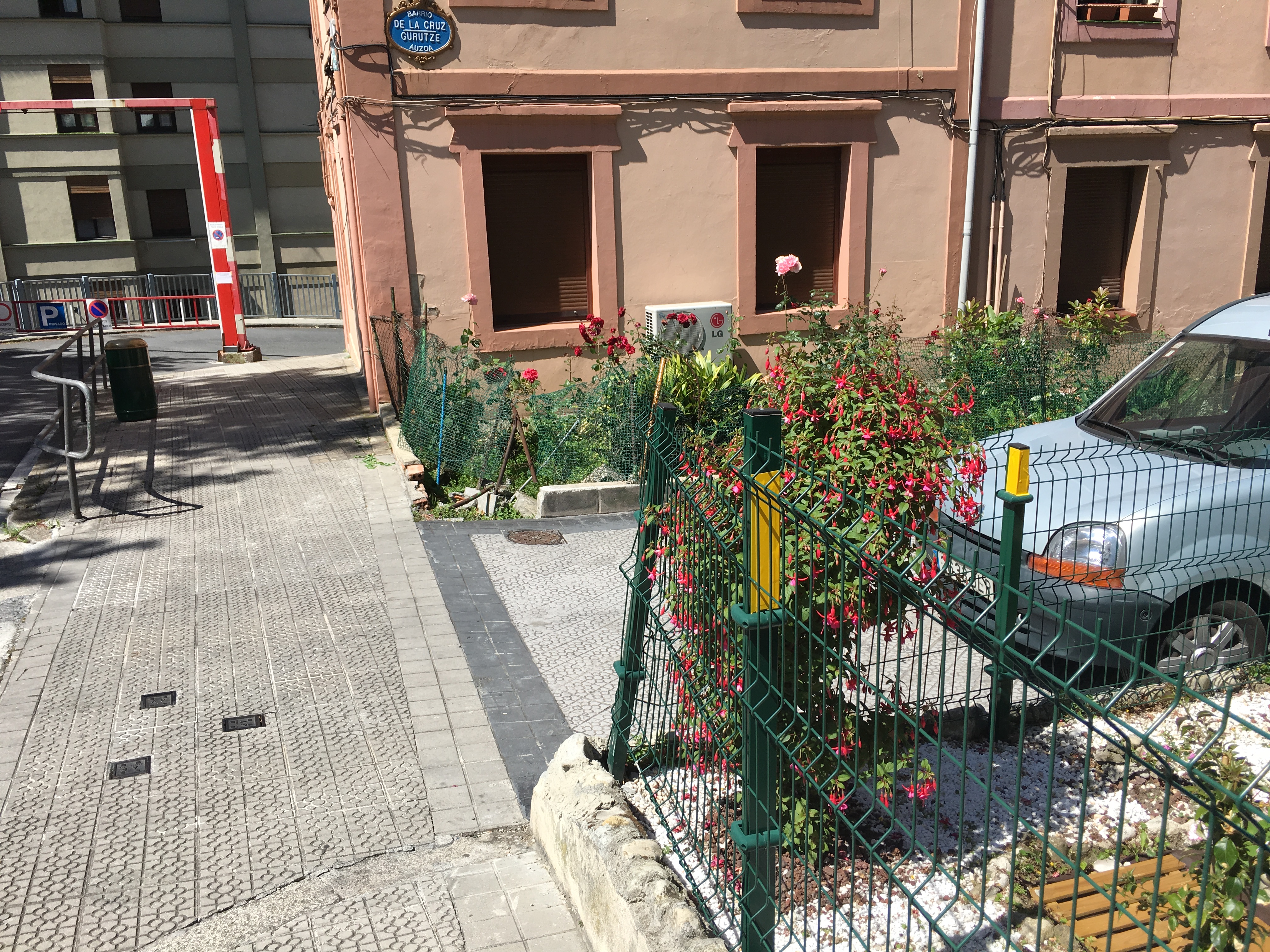 AF9FA91C-7D0D-4D54-B2CD-F933EDE6260A